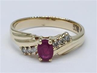 10K Solid Yellow Gold Oval Cut Ruby Diamond Accent Ring Size 10.25